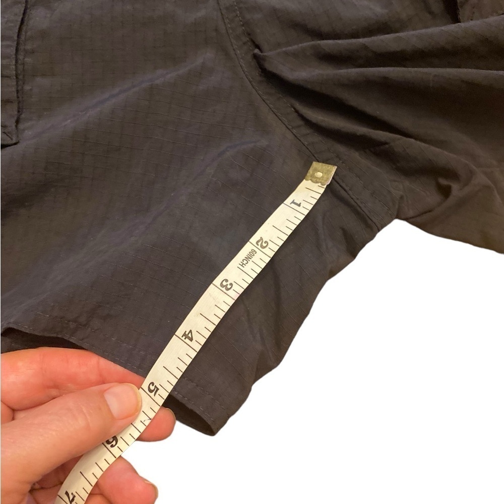Lands End lined pull-on black shorts ladies size medium, clasp and pockets. - Picture 16 of 16